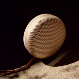 Bang & Olufsen Beosound A1 2nd Gen built-in microphone for calls