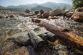 10x42 magnification offers detailed distant views with a 4.2 mm exit pupil for clarity.