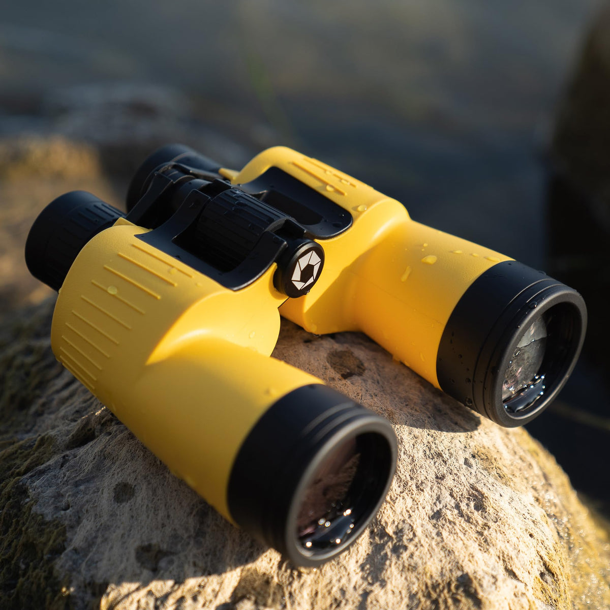 Compact Barska Floatmaster design ideal for travel and quick setup