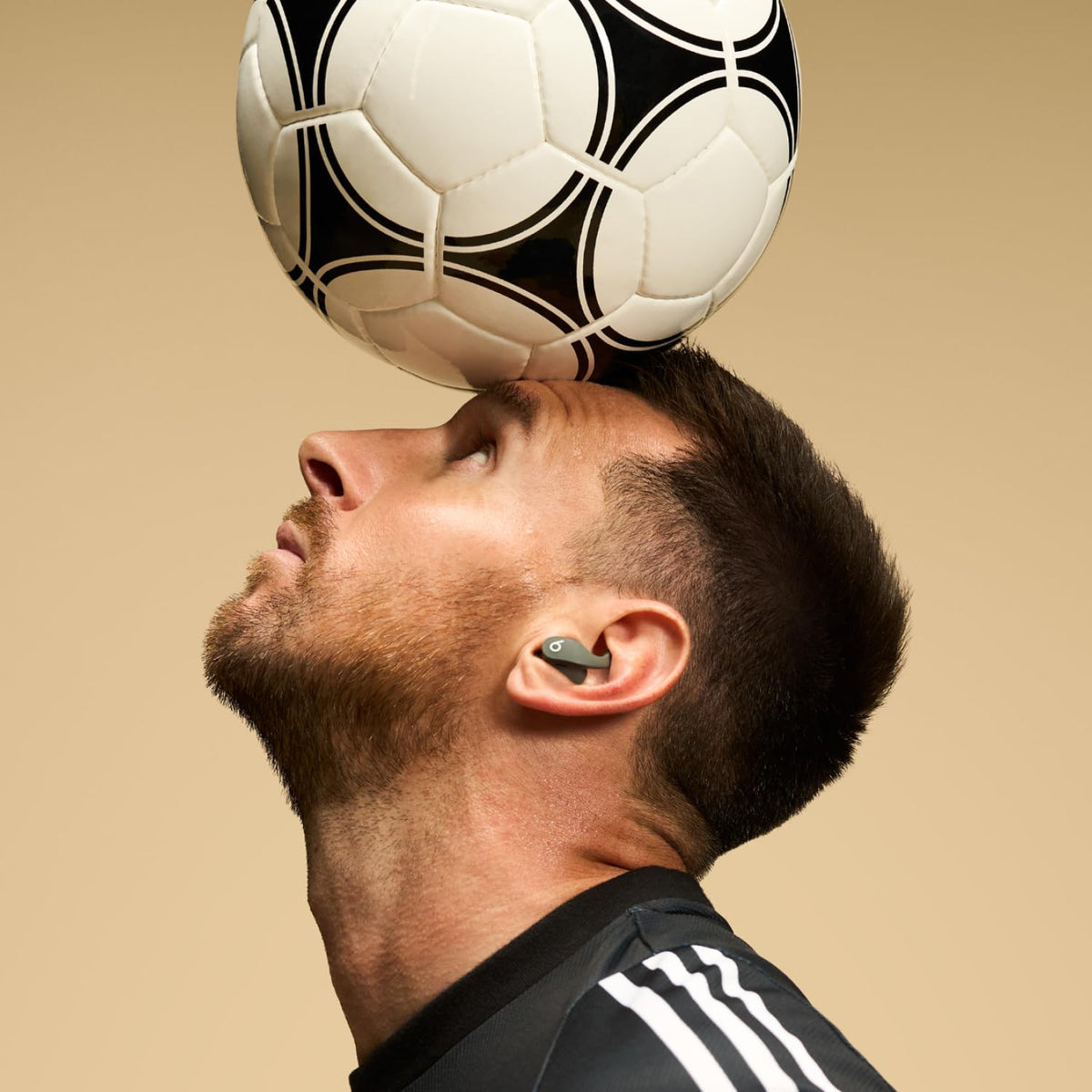 Beats Fit Pro Sage Gray earbuds with ANC for immersive, noise-free listening.