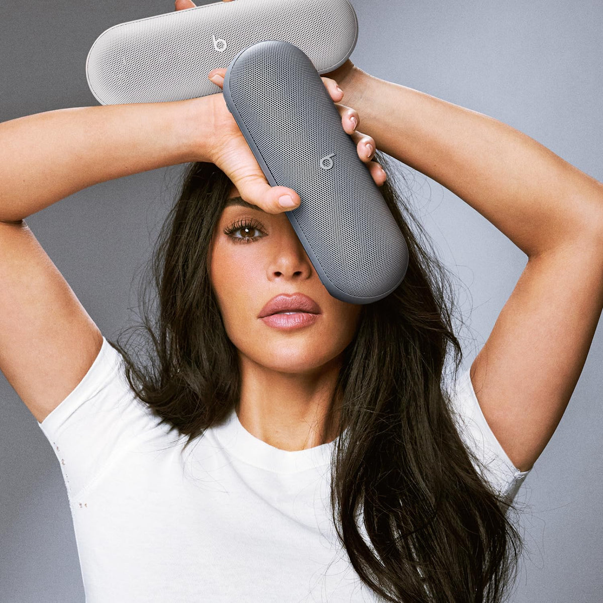 Beats Pill x Kim Kardashian built-in microphone for hands-free calls.