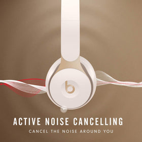 Beats Solo Pro Ivory fast-fuel charging for quick playback