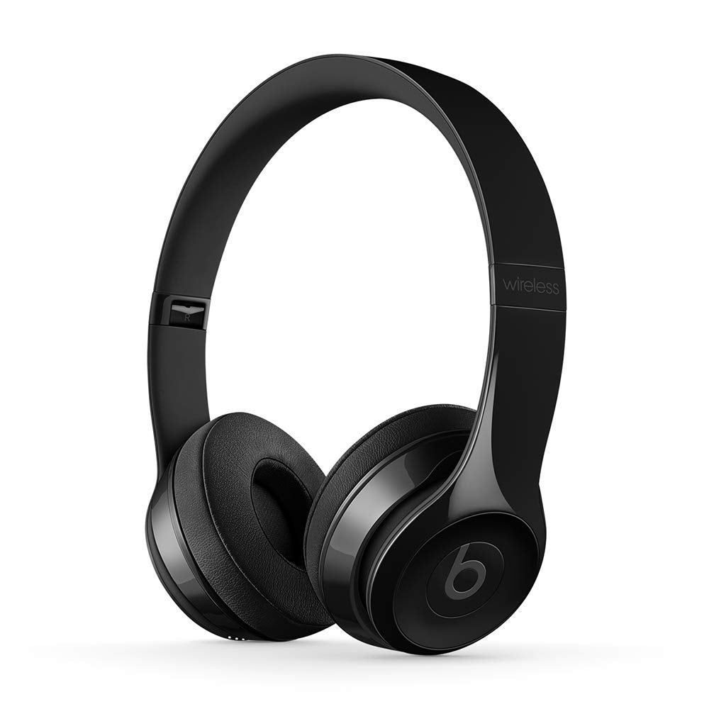 Beats Solo3 gloss black front view shows sleek design and comfortable fit