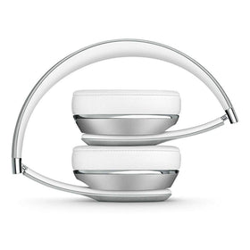 Beats Solo3 Wireless headphones in silver with case and cable for easy charging on the go
