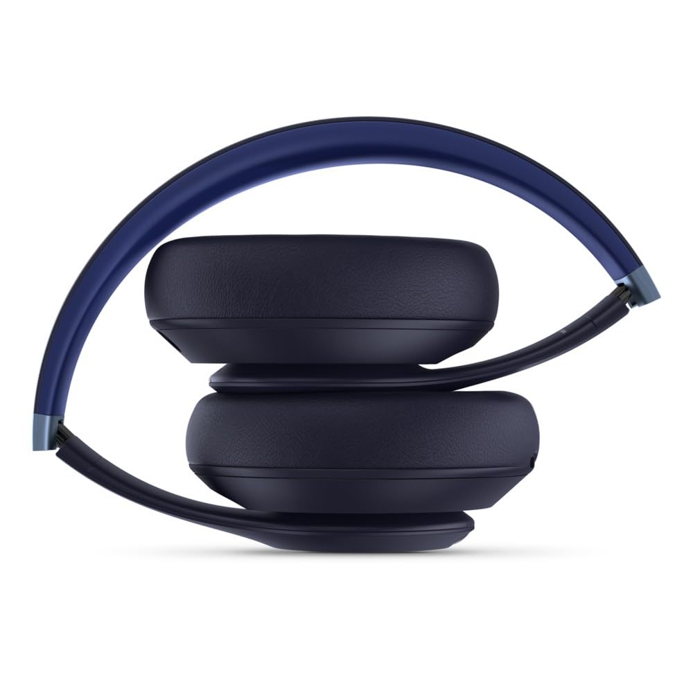 Beats Studio Pro navy USB-C port for fast charging