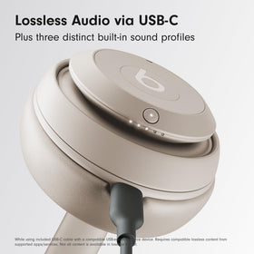 Beats Studio Pro USB-C lossless audio delivers high-fidelity playback.