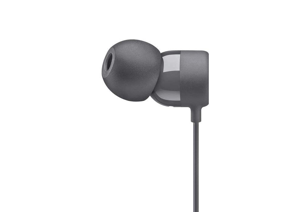 Detailed view of BeatsX cable and connector texture, Beats durable finish and tangle resistance