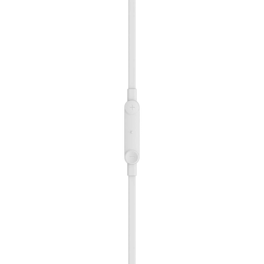 Belkin SoundForm packaging includes silicone ear tips in S/M/L for a customized fit.