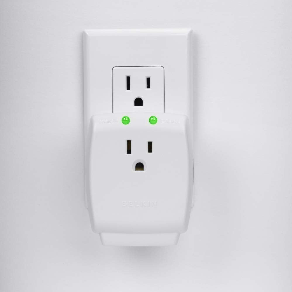 Belkin SurgeCube travel-friendly, direct plug-in outlet