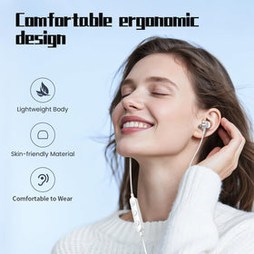 BENEWY USB-C headphones carrying case for travel and storage.