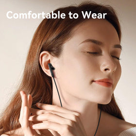 BENEWY USB C headphones with protective storage case.