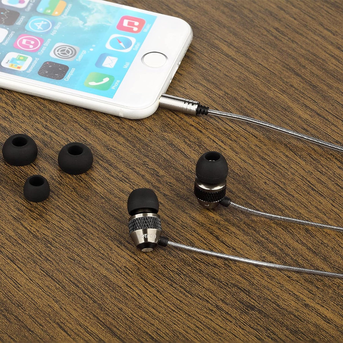 Betron B25 compatible with smartphones laptops and gaming devices