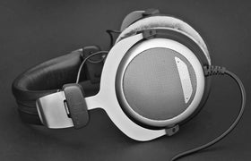 Beyerdynamic DT 880 adjustable headband demonstrates secure fit.