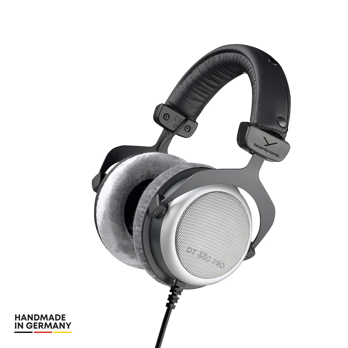 DT 880 Pro adjustable headband for fatigue-free extended mixing and mastering.