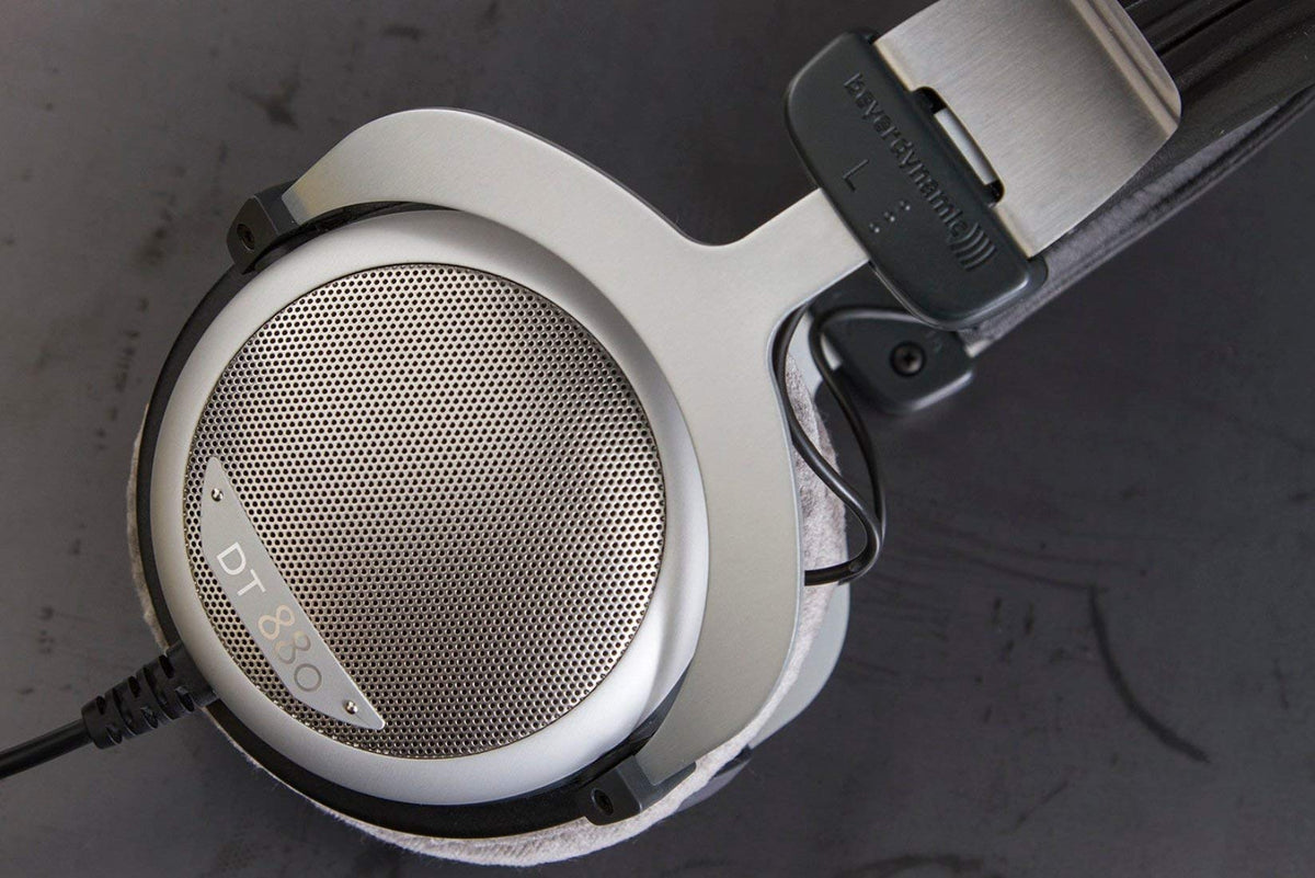 Beyerdynamic DT 880 single-sided cable emphasizes wired usability.