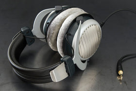 Beyerdynamic DT 990 Edition 32 Ohm handcrafted-in-germany build ensures quality.