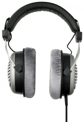 Beyerdynamic DT 990 Edition 32 Ohm soft-ear-pads provide comfortable all-day wear.
