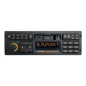 Blaupunkt Frankfurt RCM 82 DAB front view with retro design and modern features