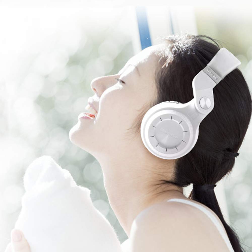 Bluedio T2 Plus connected via 3.5mm line-in showing wired listening benefit