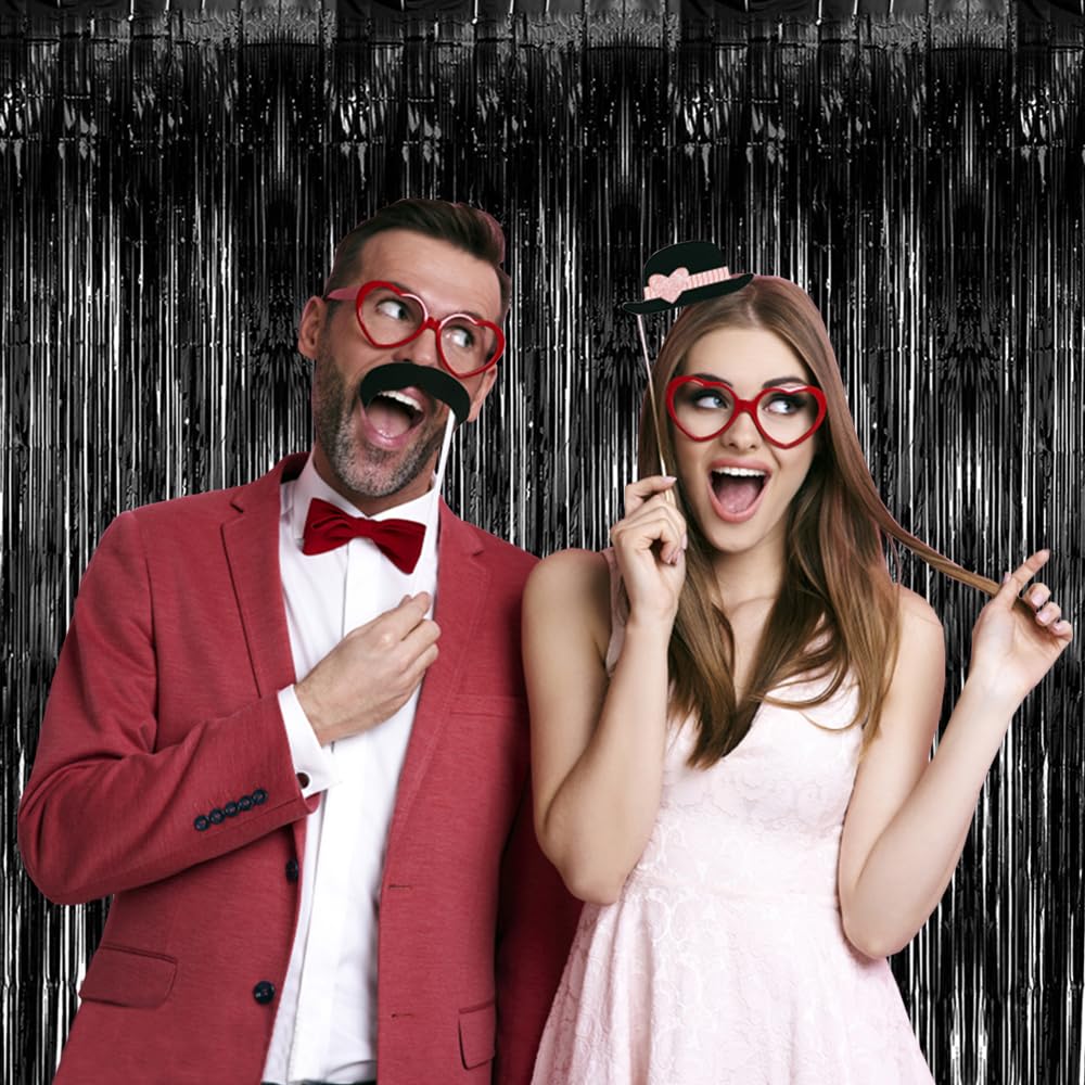 BOMSI lifestyle party scene with decorations boosting atmosphere