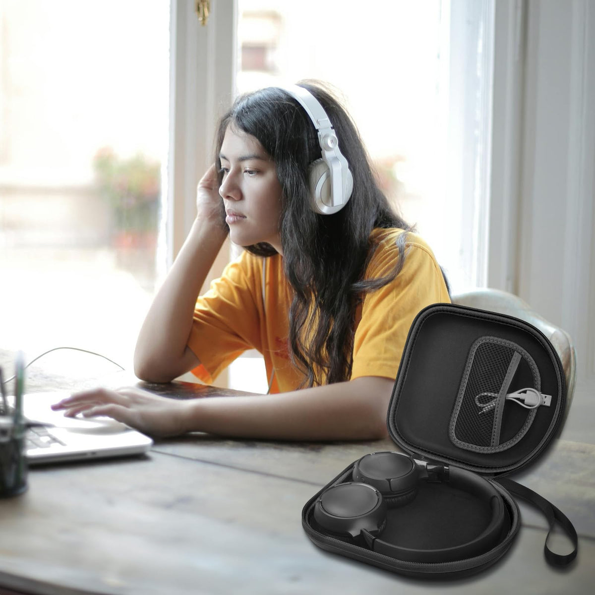 Boobowl JBL Tune case travel-ready design fits easily in bags and backpacks.