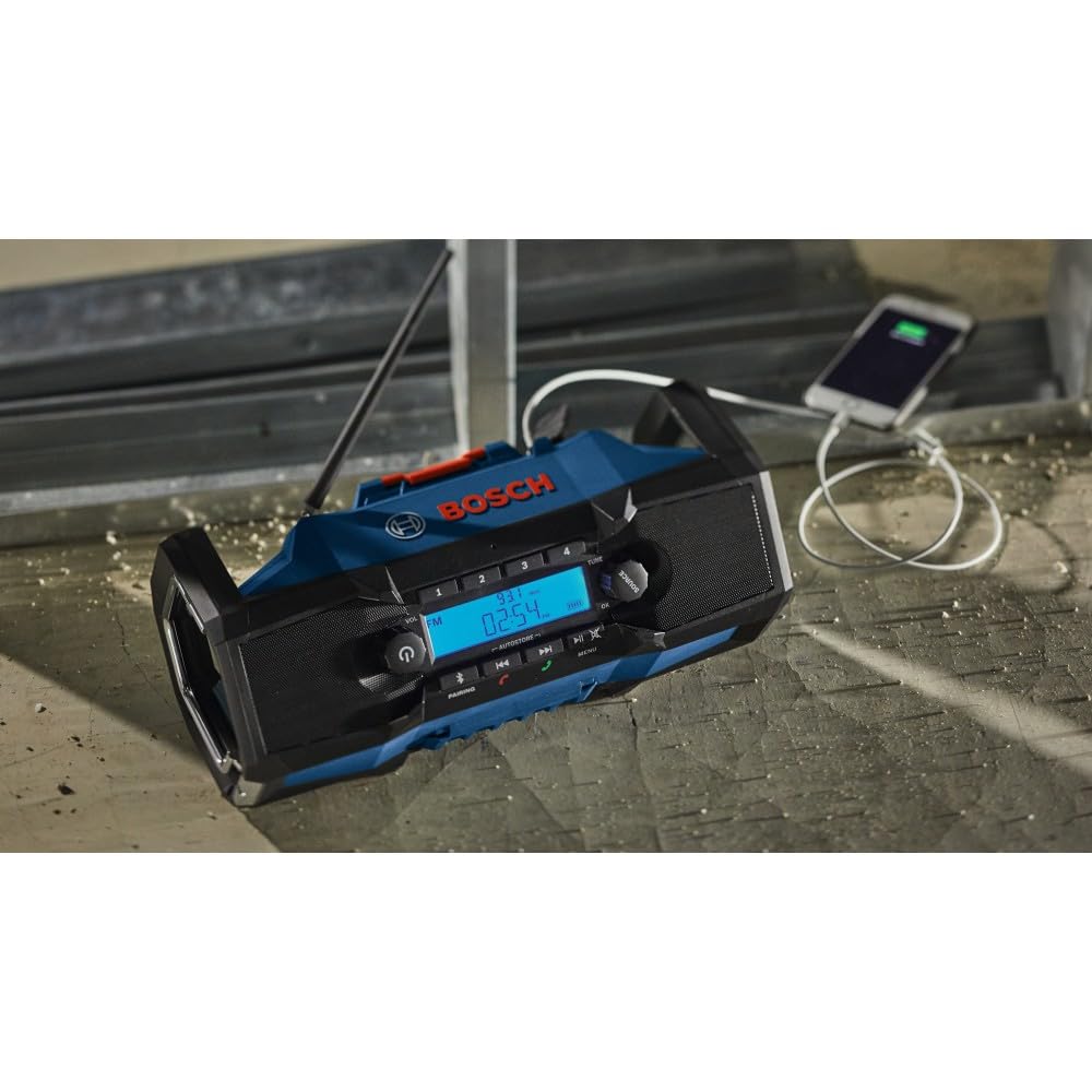 Bosch GPB18V-2CN USB charging keeps devices powered on site