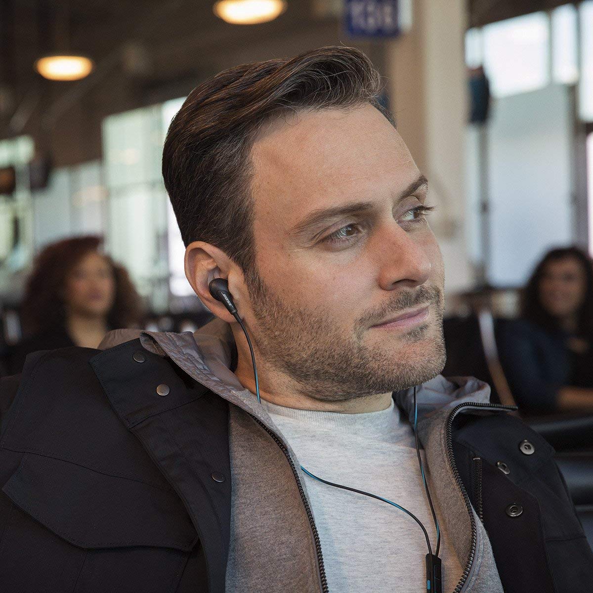 Bose QuietComfort 20 ANC in noisy environments for focused listening.