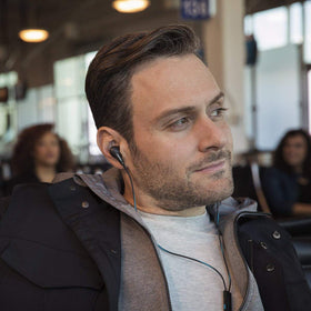 Renewed Bose QuietComfort 20 product with estimated weight of one pound.