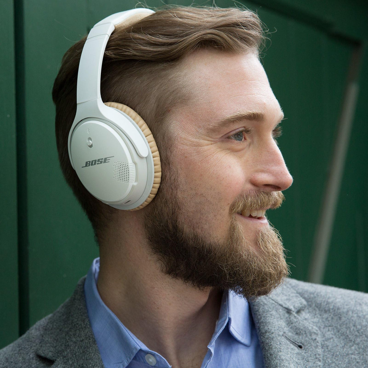 Bose SoundLink Around-Ear Headphones II Renewed White Bluetooth connectivity for easy pairing