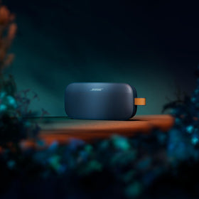 Bose SoundLink Flex Twilight Blue floating in water demonstrates IP67 durability