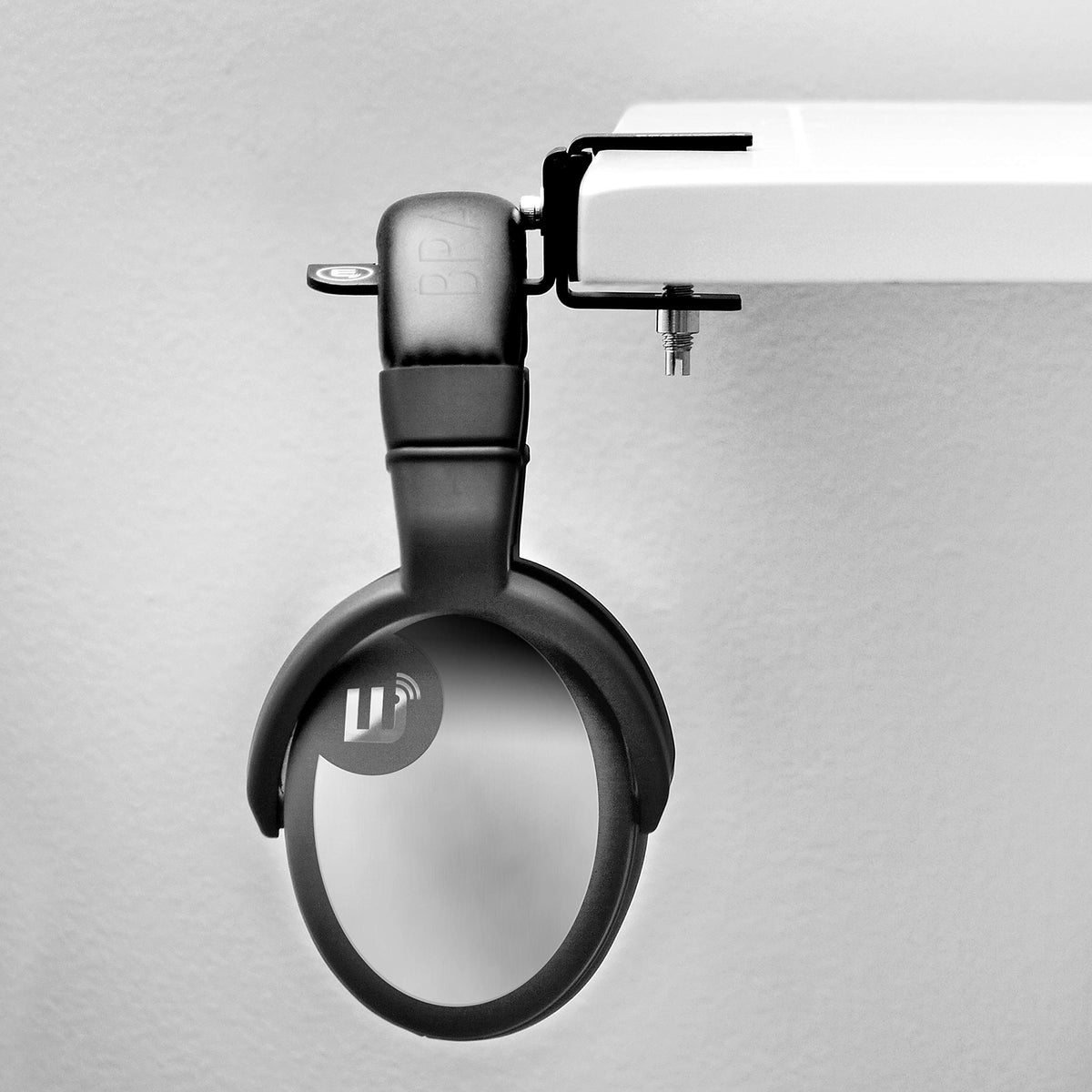 BRAINWAVZ Hengja hook profile detail showing smooth support and headset protection benefit