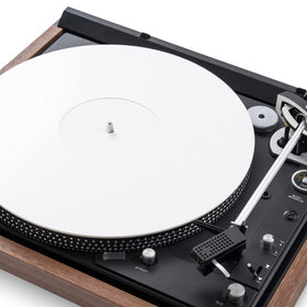 Break Tradition acrylic turntable mat white close-up showing sleek surface and clarity