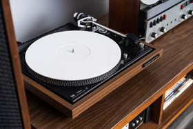 Break Tradition acrylic slipmat white ideal for home listening and casual spins