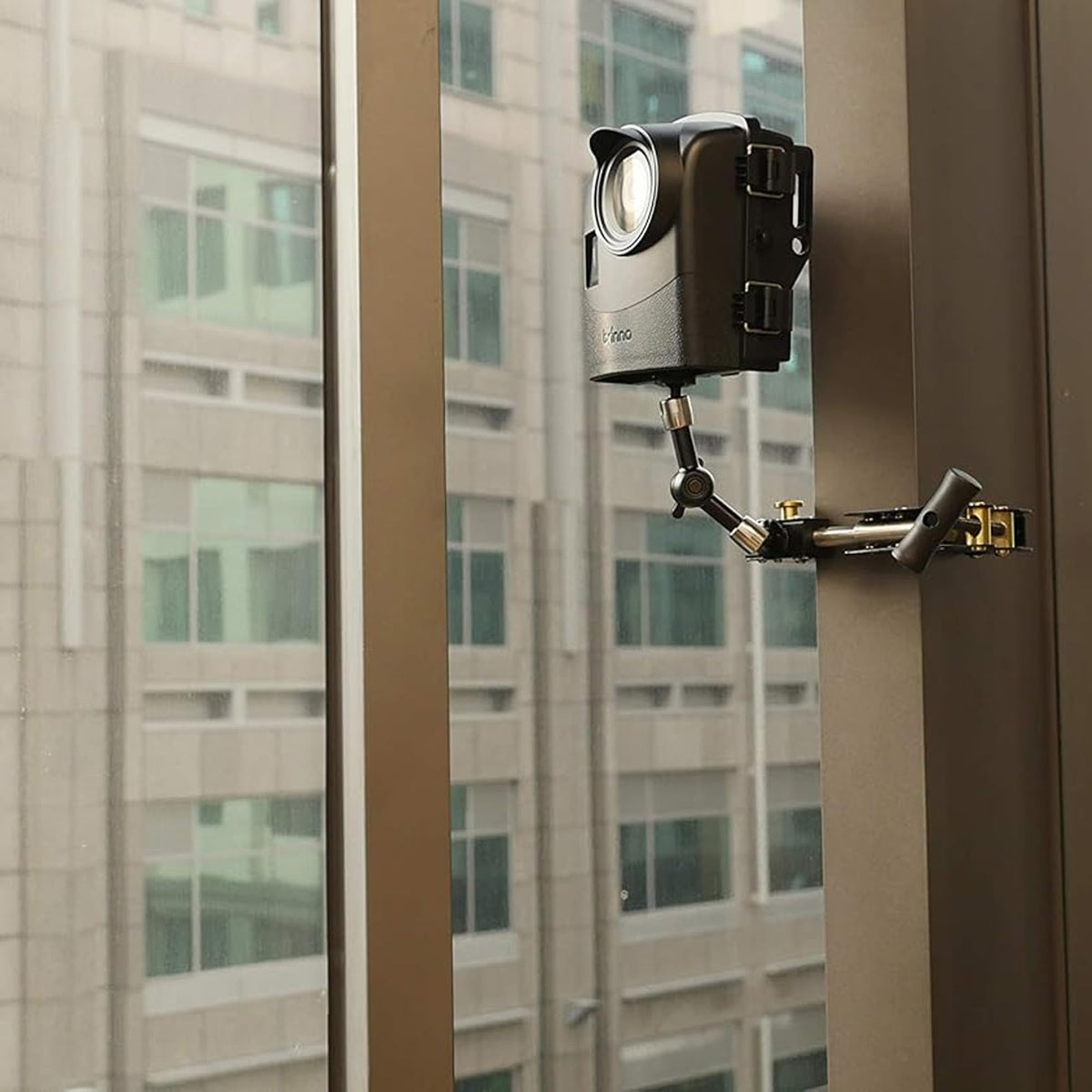Brinno BCC2000 extension poles extend clamp reach
