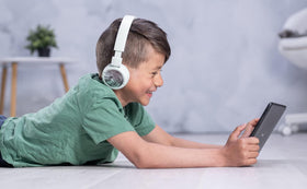 BuddyPhones POP Fun 24-hour battery life for all-day entertainment.