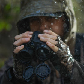 Bushnell Prime 10x42 binoculars wide field of view supports quick scanning of surroundings.