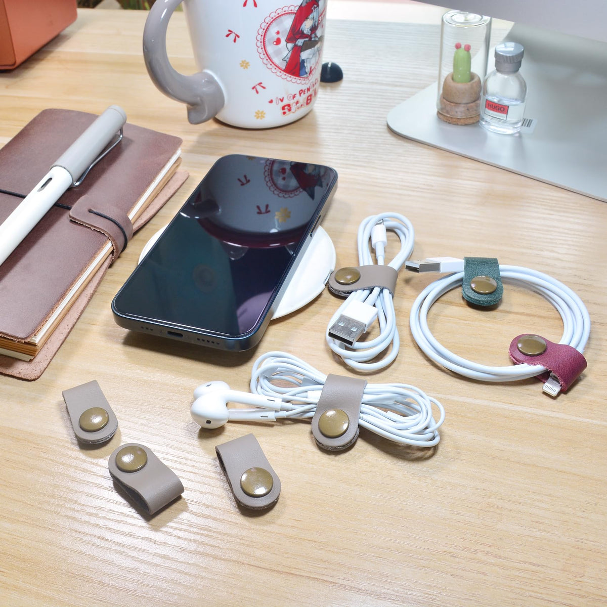 CAILLU Earbud Case gray protects headphones while traveling smoothly