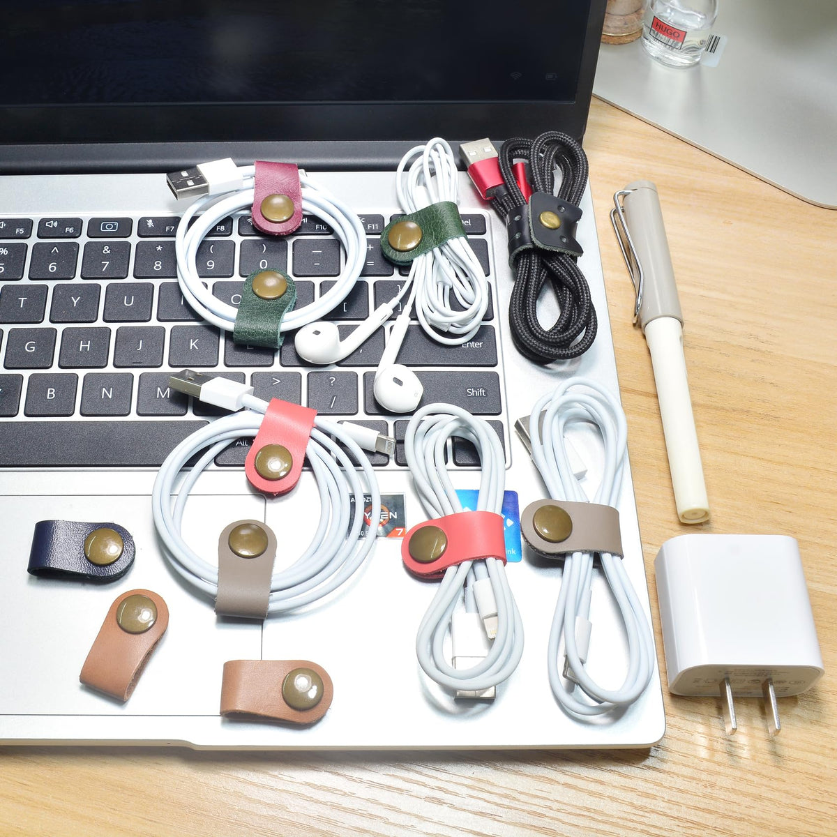 CAILLU headphones cable holder gift set ideal for tech lovers