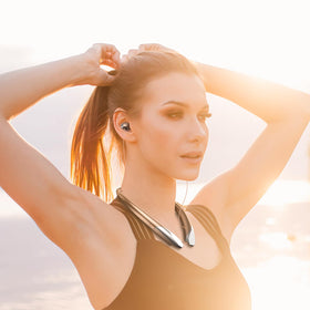 CALOETHNEY retractable earbuds storage helps keep cables tidy after workouts.