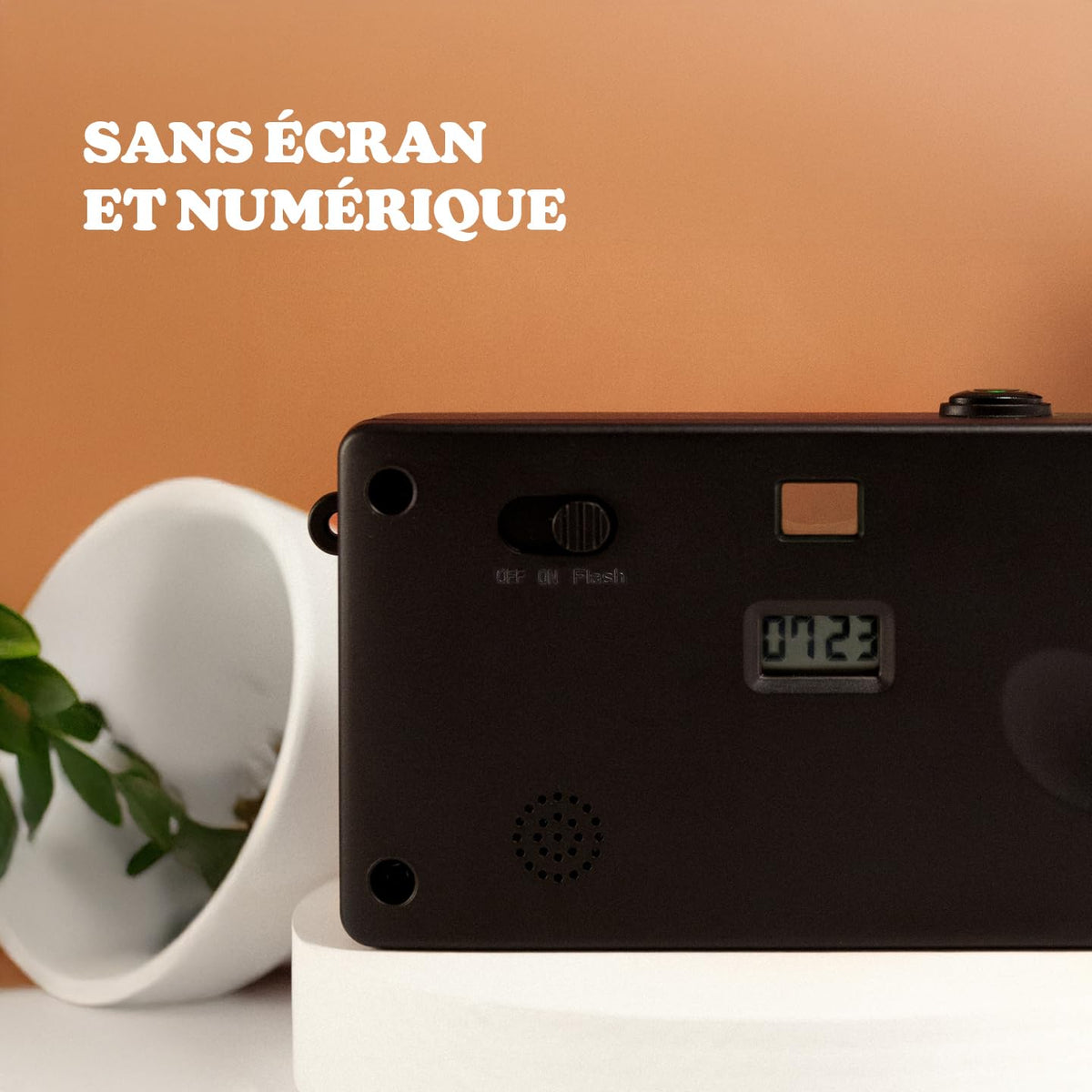 Camp Snap V105 back view highlights minimalist controls for distraction-free shooting