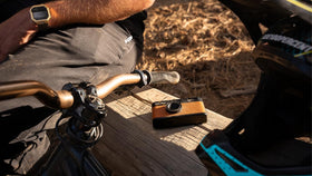 Campsnap V105 black design looks sleek for urban exploration.
