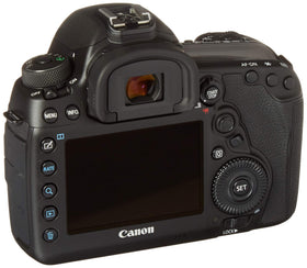 Canon EOS 5D Mark IV captures fast action with 7fps shooting.