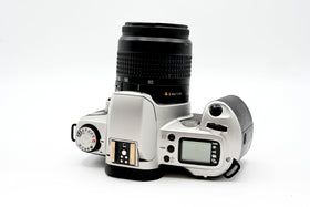 Canon EOS Kiss LCD display and controls for easy manual settings.
