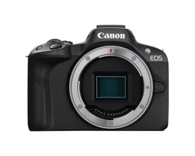 Canon EOS R50 body black enables lightweight, on-the-go shooting.