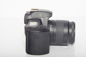 Canon EOS Rebel G battery compartment – reliable power during sessions.