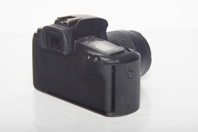 Canon EOS Rebel G film-loading area – straightforward reload for efficient shooting.
