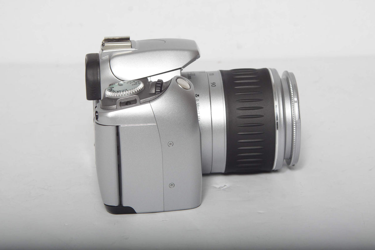 Canon EOS Rebel Ti focus ring offers tactile manual focusing control.