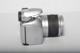 Canon EOS Rebel Ti focus ring offers tactile manual focusing control.
