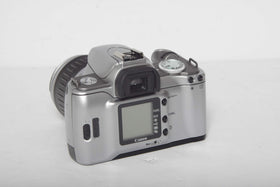 Canon EOS Rebel Ti viewfinder demonstrates wide coverage for accurate framing.