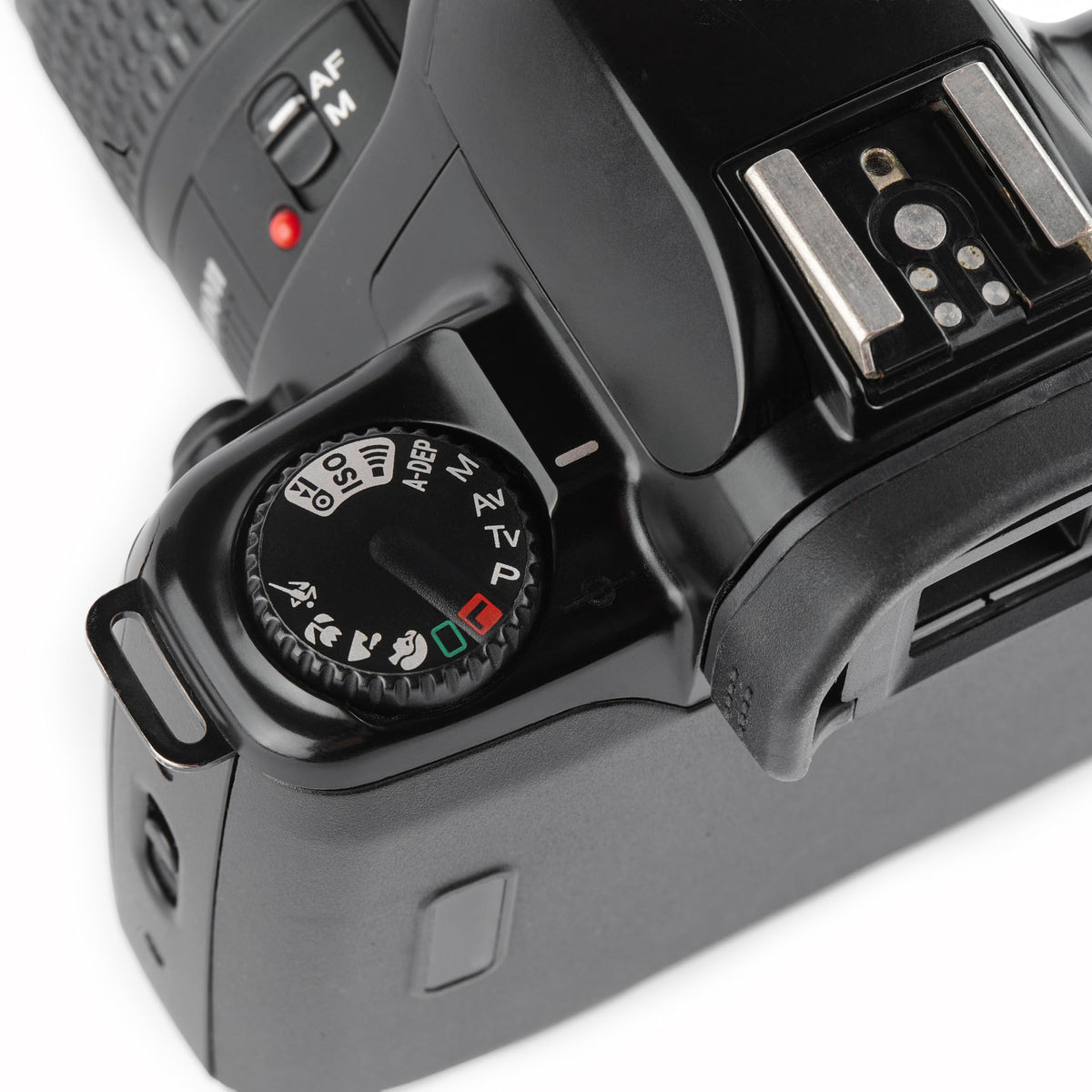 Canon EOS Rebel X battery compartment powers extended shooting sessions